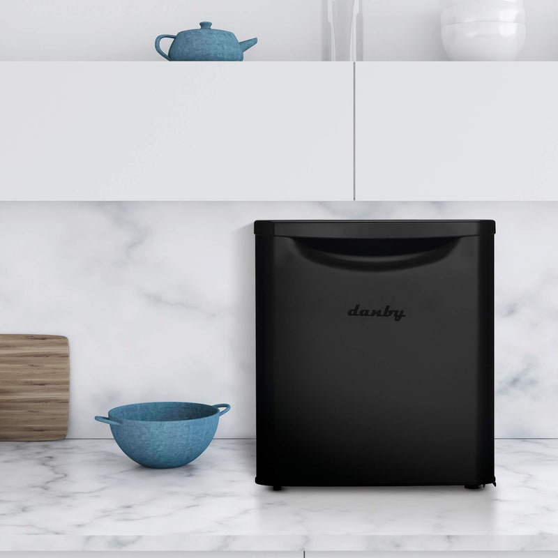 Danby 18-inch, 1.7 cu. ft. Compact Refrigerator DAR017A3BDB IMAGE 8